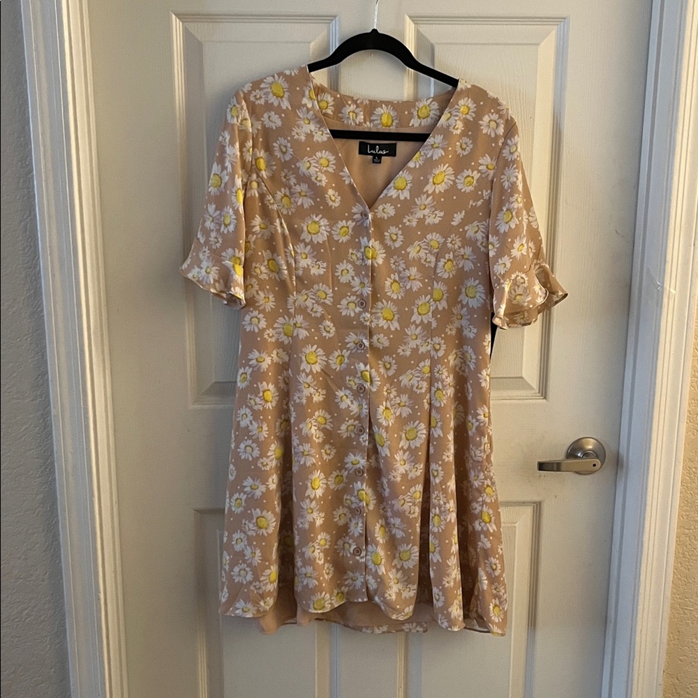 Lulus Floral Button-Up Dress, Size Large , Tan with White Daisies, Midi